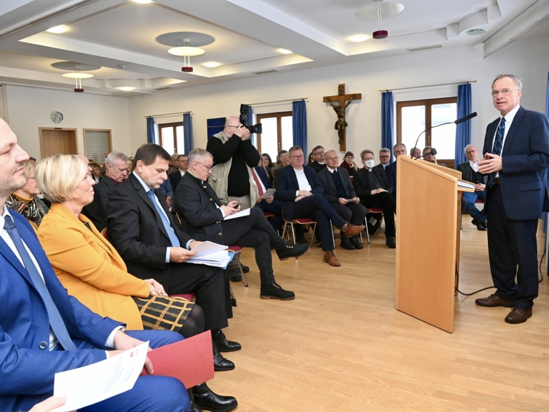 Personen in Gruppenraum