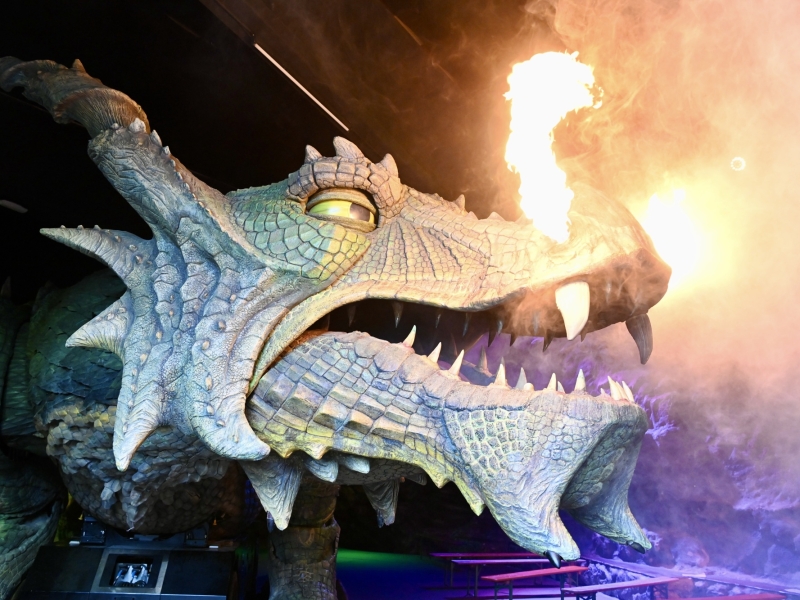 Drache mit Rauch aus dem Maul