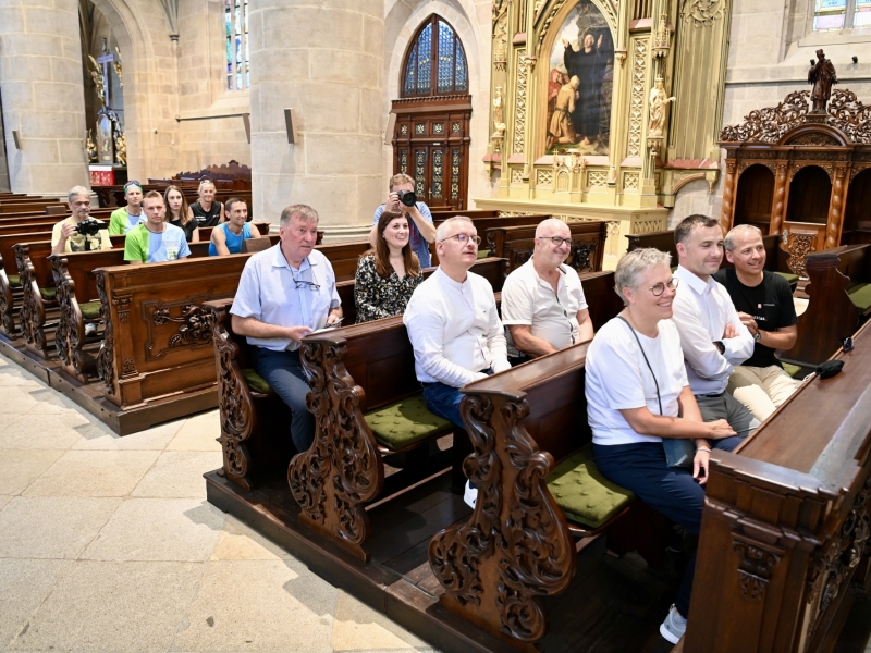 Personen in Kirche
