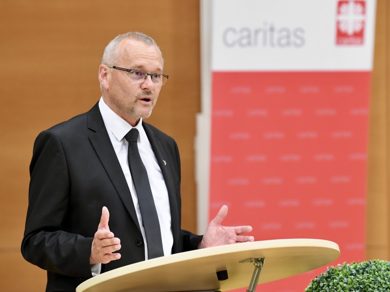 Redner am Pult
