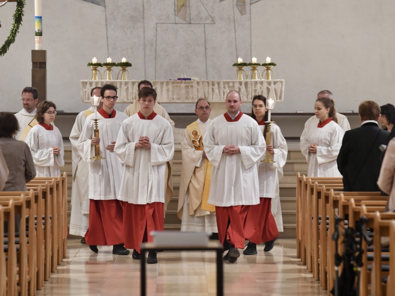 Geistliche in Kirche