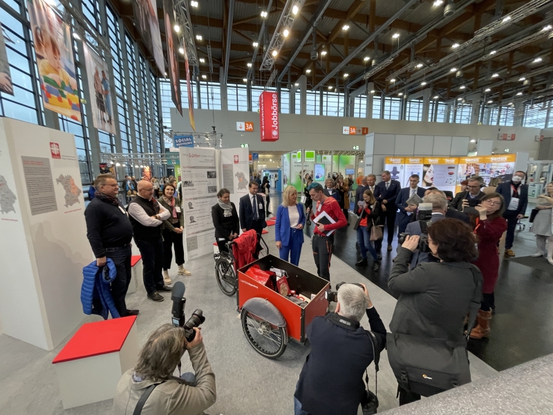 Menschen auf Messe