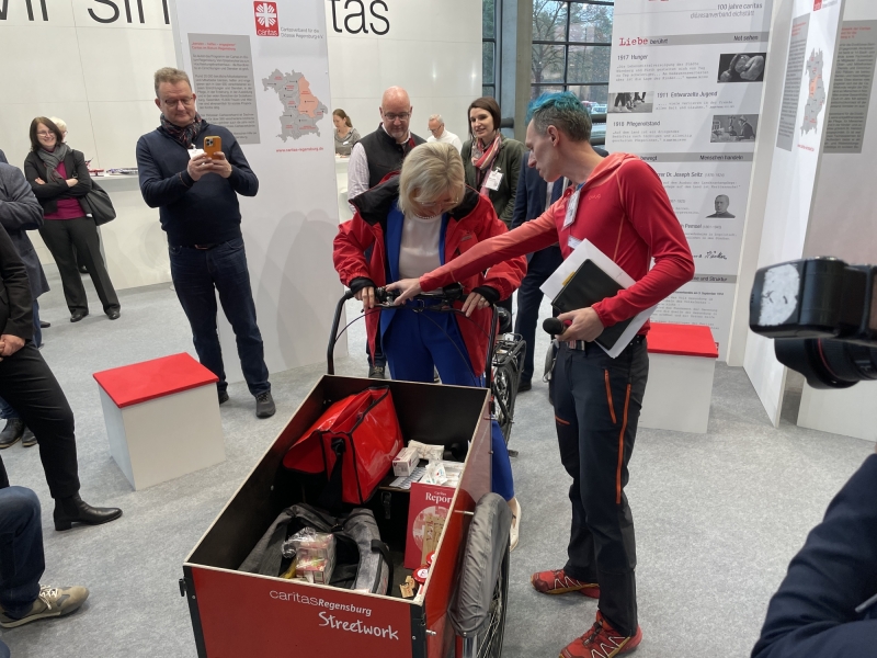 Menschen auf Messe