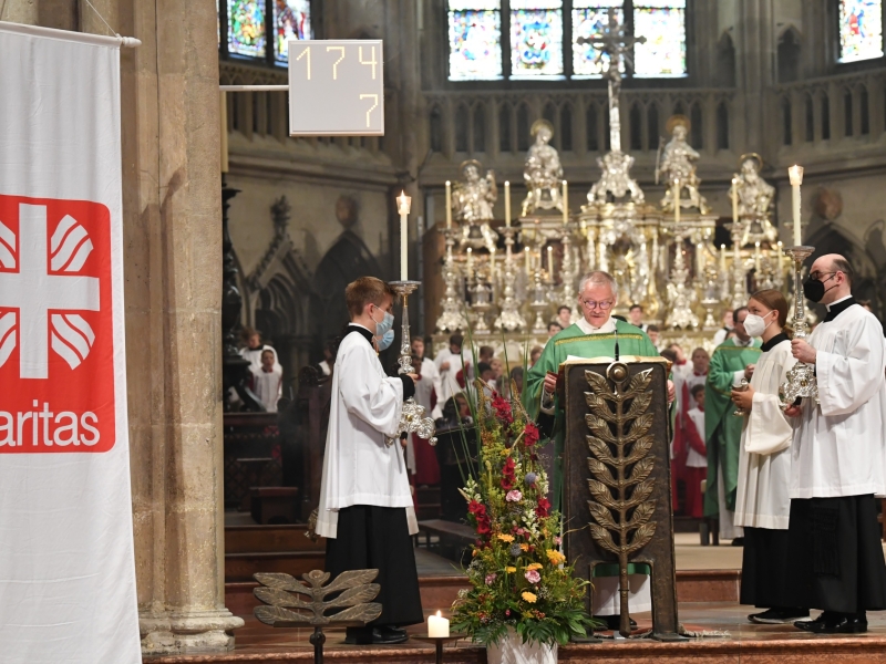 Geistliche in Kirche