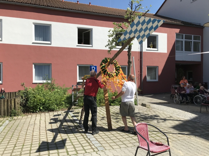 Baum wid aufgestellt