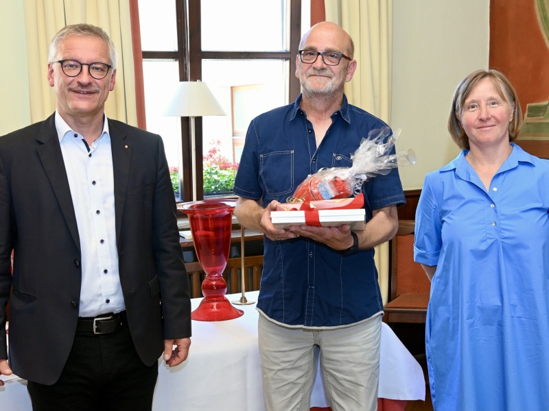 Personen bei einem festlichen Anlass