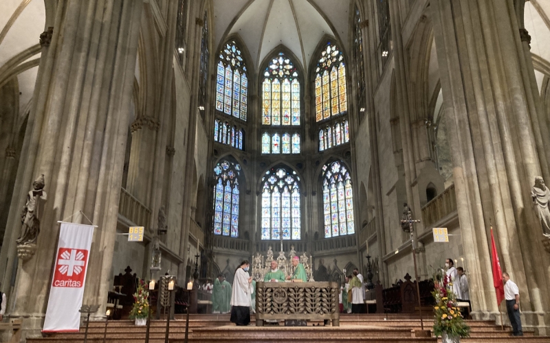 Geistliche in Kirche