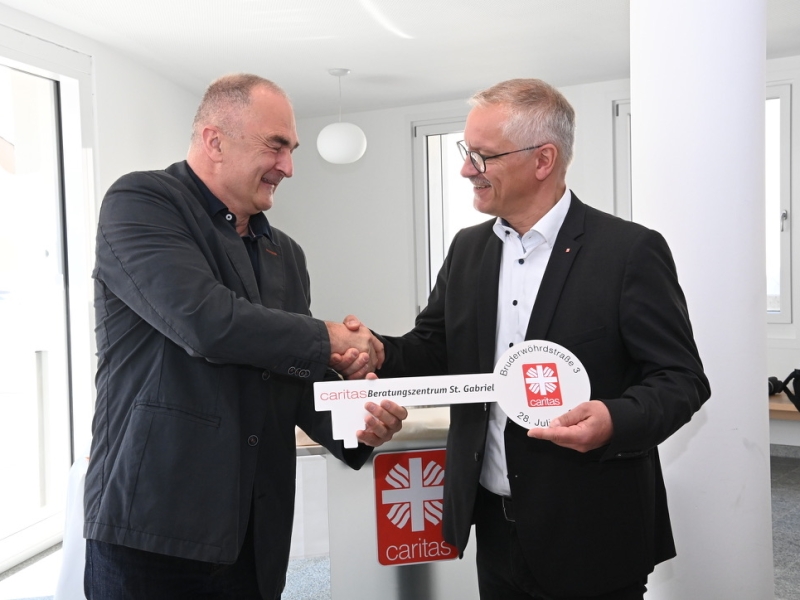 Zwei Personen unterhalten sich