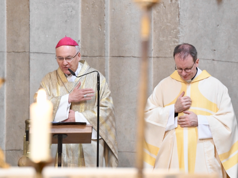 Geistliche in Kirche