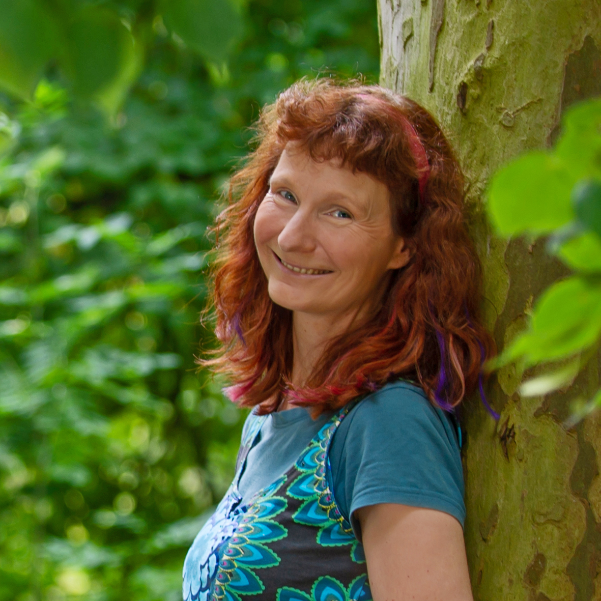 Portrait von Frau in Natur
