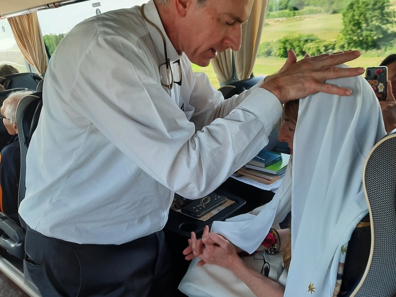 Mann in Bus